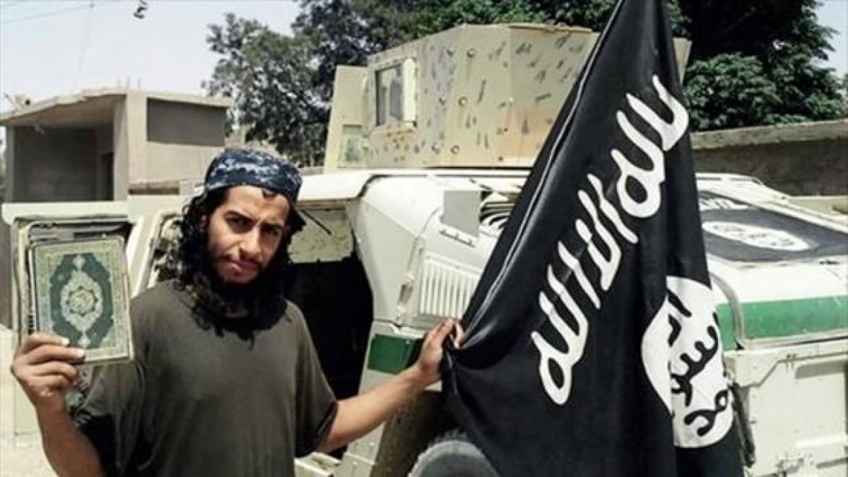 Abdelhamid Abaaoud, en una imagen sin fecha difundida por el EI.-AP