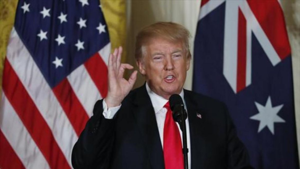 Donald Trump, ayer, en la rueda de prensa de la Casa Blanca.-/ EFE / SHAWN THEW
