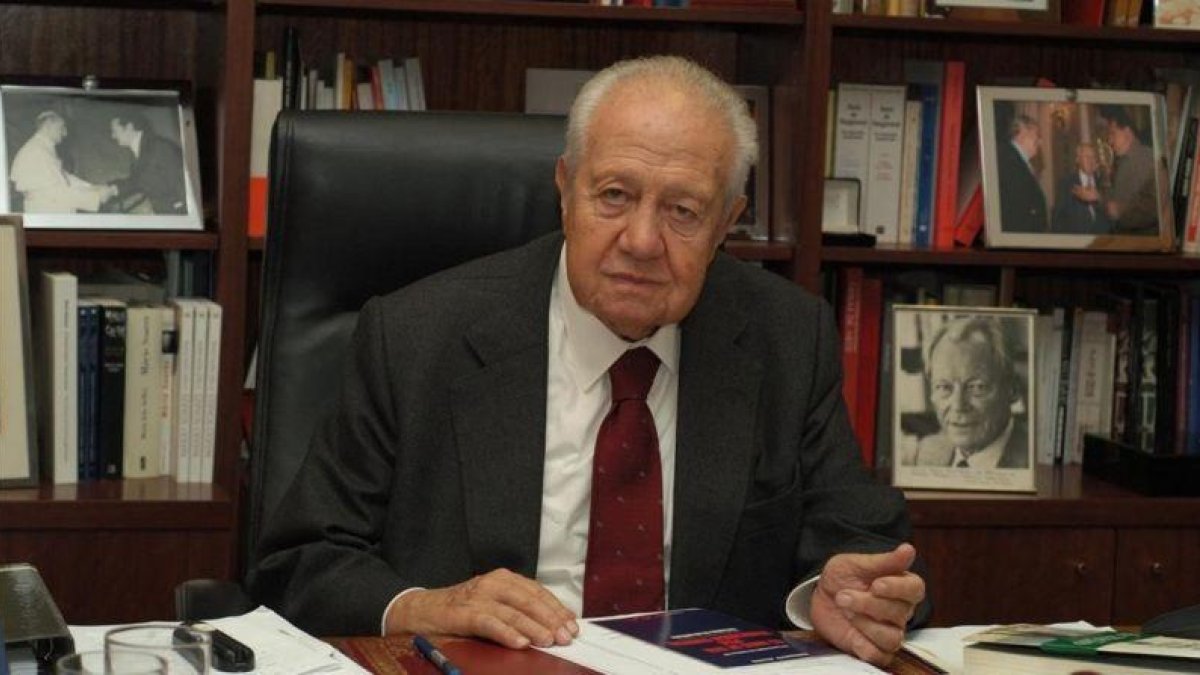 Mario Soares.-