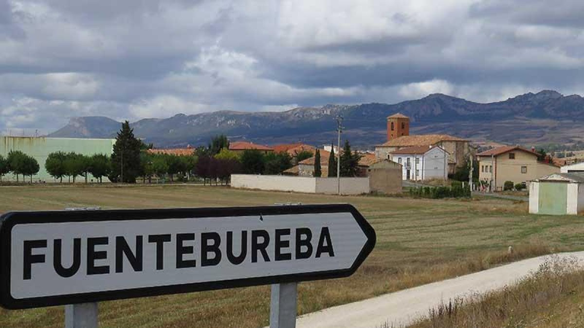 Entrada a Fuentebureba, localidad natal de José María Alonso Marroquín.-ECB