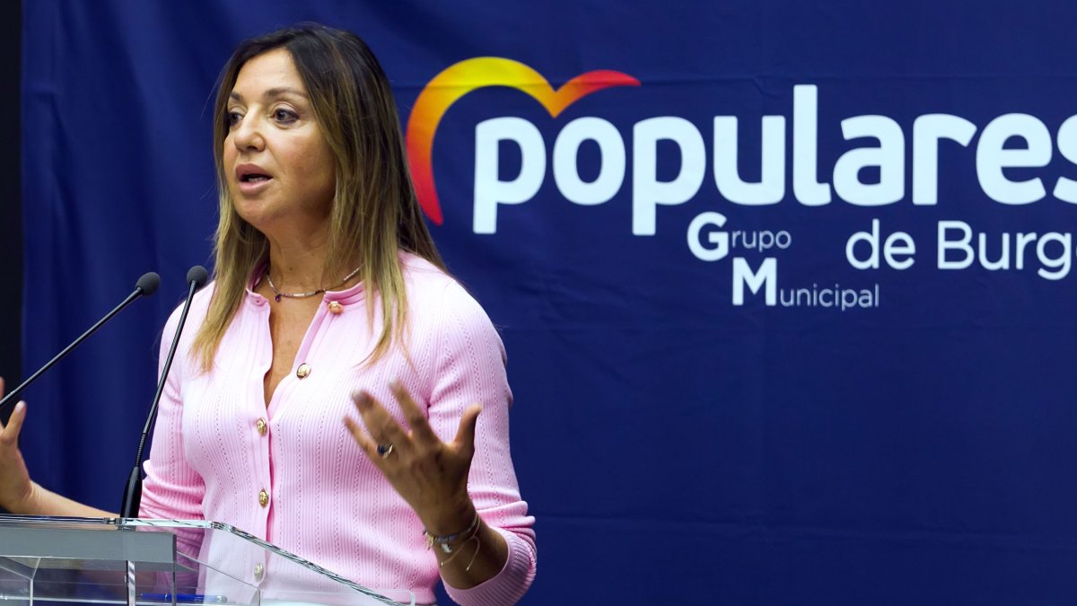Carolina Blasco, portavoz del grupo municipal del PP, en una comparecencia pública. SANTI OTERO