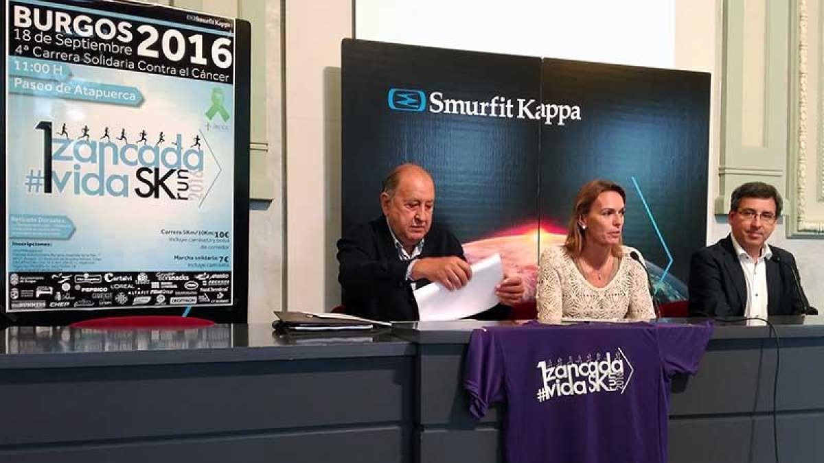 La IV Smurfit Kappa Run fue presentada ayer en la Sala Polisón del Teatro Principal.-ECB