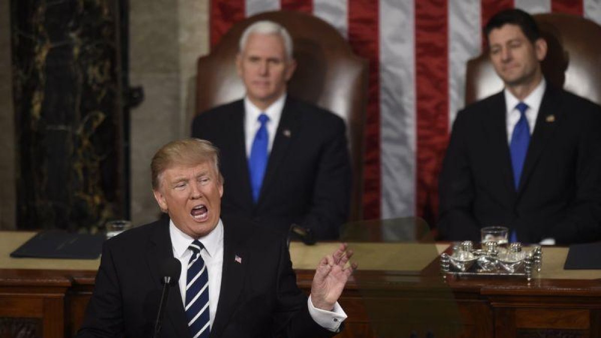Trump, durante su primer discurso ante el Congreso de EEUU.-EFE / PETE MAROVICH