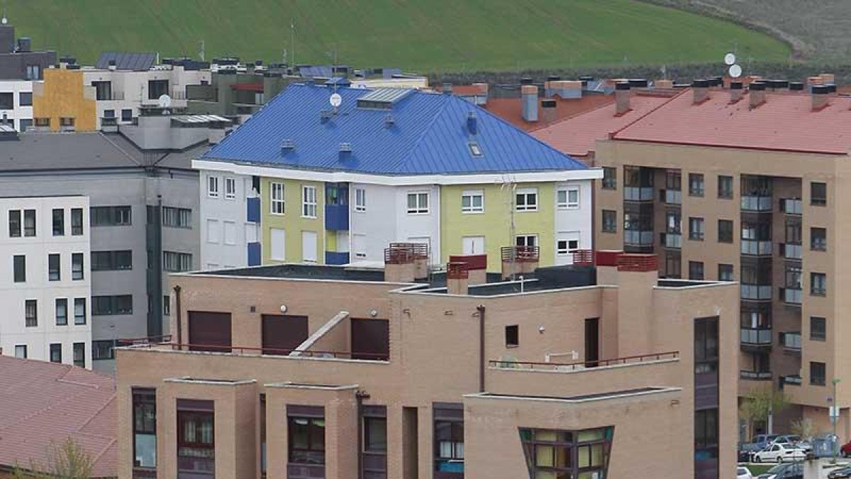 La construcción de bloques de vivienda se ha avivado en el último año con el doble de inmuebles que hace un año.-RAÚL G. OCHOA