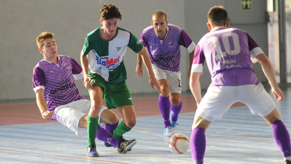 El Círculo BigMat Fontecha inició la temporada con derrota.-ISRAEL L. MURILLO