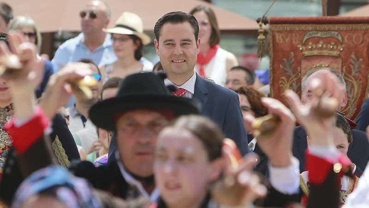 El alcalde de Burgos, Daniel de la Rosa, durante un acto de las fiestas.-RAÚL G. OCHOA