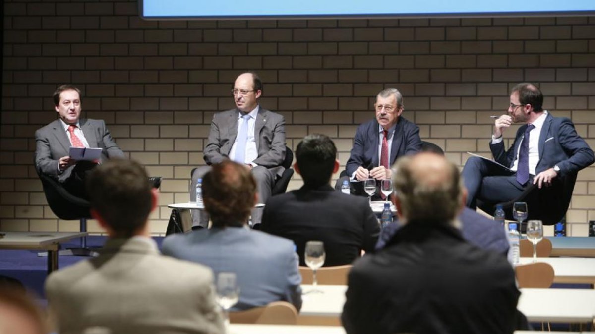 Reunión de expertos en congresos con los profesionales del sector turístico en Burgos.-RAÚL G. OCHOA