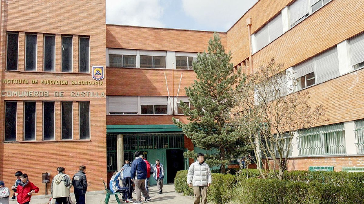 Exterior del Instituto de Educación Secundaria Comuneros de Castilla. ISRAEL L. MURILLO