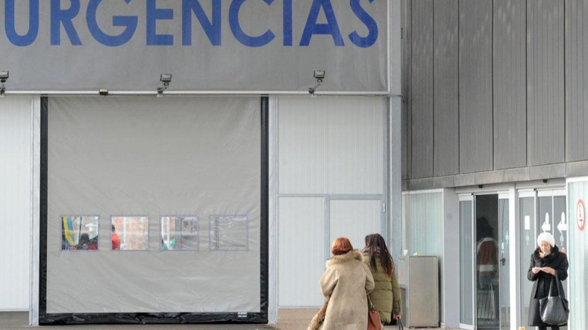 Exterior del área de Urgencias del HUBU. ECB