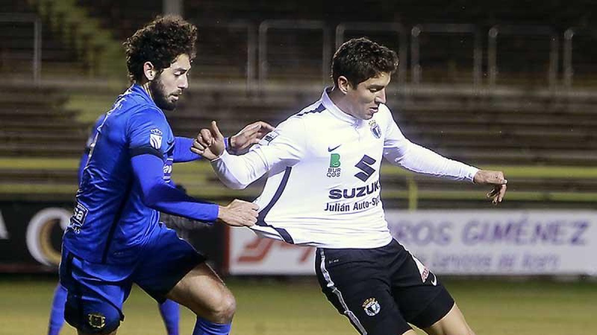 Montero fue el jugador más destacado del Burgos CF en el duelo de ayer ante el Fuenlabrada-Raúl G. Ochoa