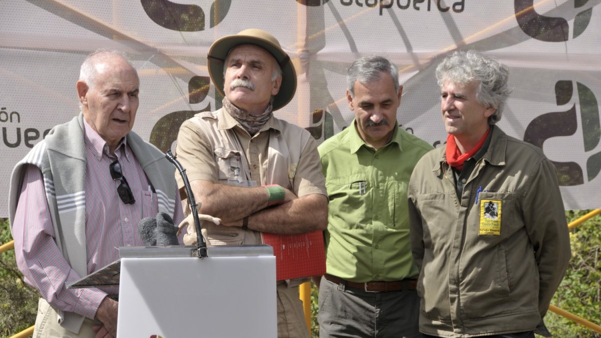 Emiliano Aguirre en una intervención junto a los codirectores de Atapuerca: Carbonell, Bermúdez de Castro y Arsuaga. FUNDACIÓN ATAPUERCA