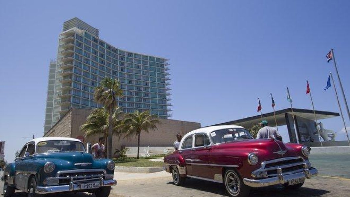 De esa forma, ahora, el listado afecta a unas 230 entidades cubanas, entre ellas el conglomerado empresarial del Ejército.-EFE