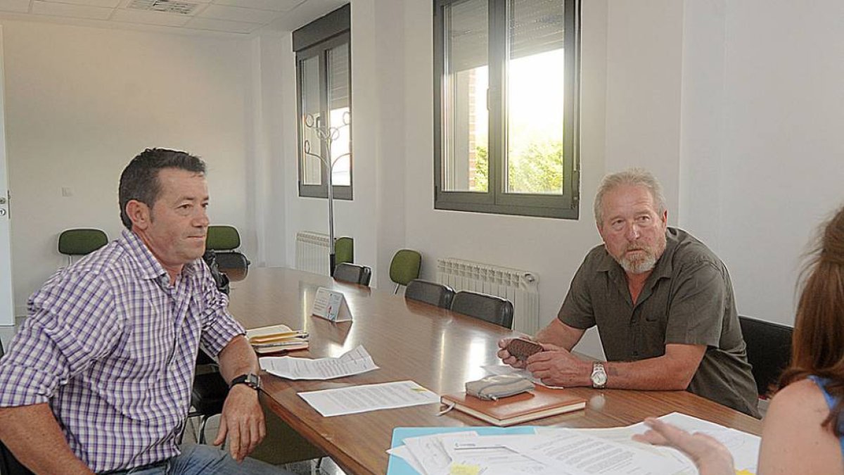 Los dos candidatos Celestino Sáiz y Miguel Ángel Sáiz.-ISRAEL L. MURILLO