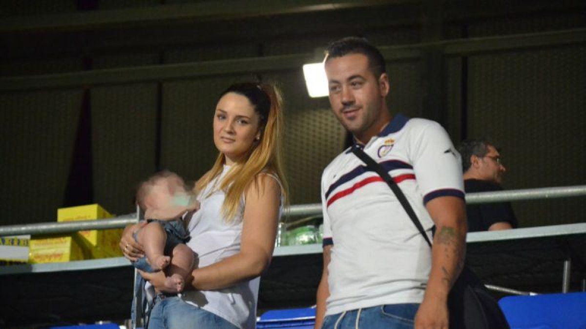 Los padres y el bebé al que también cobraron entrada en Córdoba.-EL PERIÓDICO