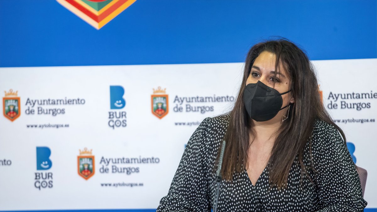 La concejal de Igualdad, Estrella Paredes, presentó la iniciativa. ECB