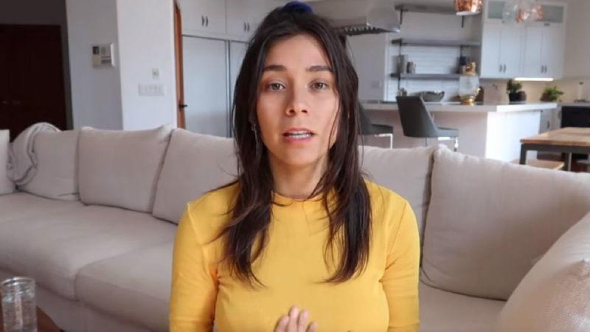 Rawvana, estrella del veganismo, en el vídeo en el que explica por qué come huevos y pescado.-YOUTUBE