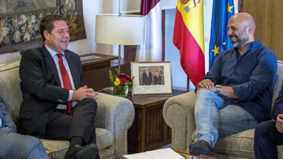 García-Page y García Molina en el Palacio de Fuensalida, Toledo.-ISMAEL HERRERO /EFE