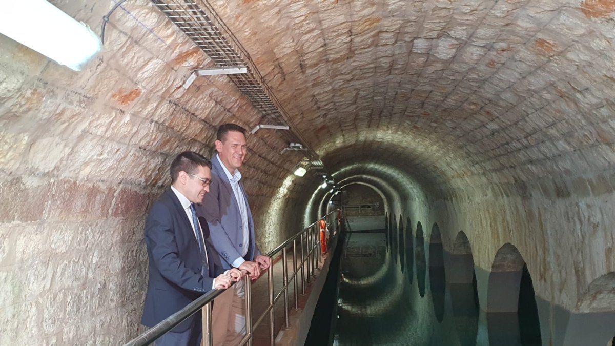 Miguel Balbás y Antonio García Pastrana, en los depósitos de aguas del Castillo. ECB