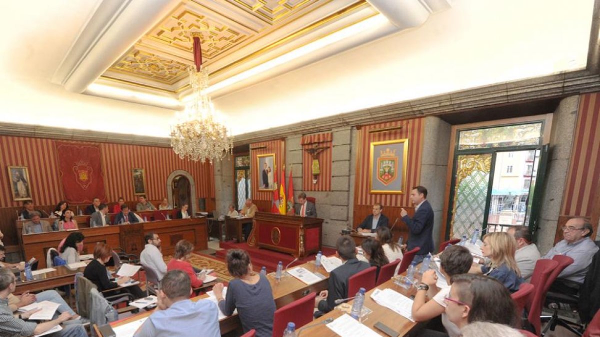 Un momento del Pleno municipal del pasado mes de junio.-ISRAEL L. MURILLO