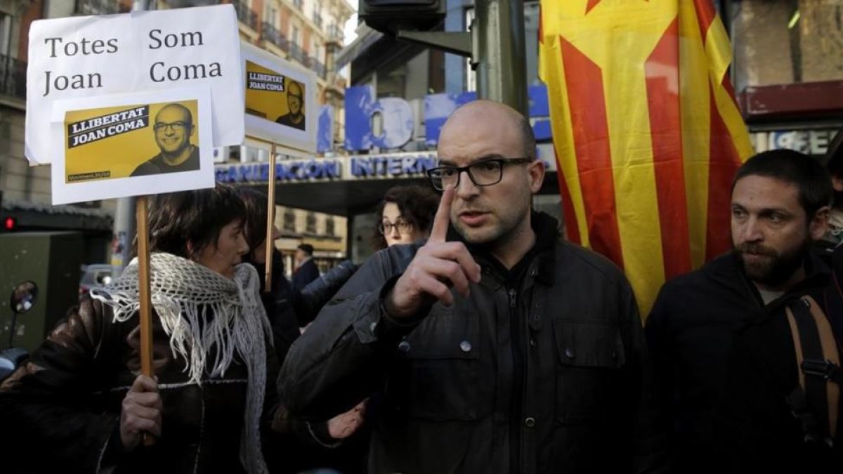 Joan Coma, este miércoles, a la salida de la Audiencia Nacional tras declarar ante el juez.-JOSÉ LUIS ROCA