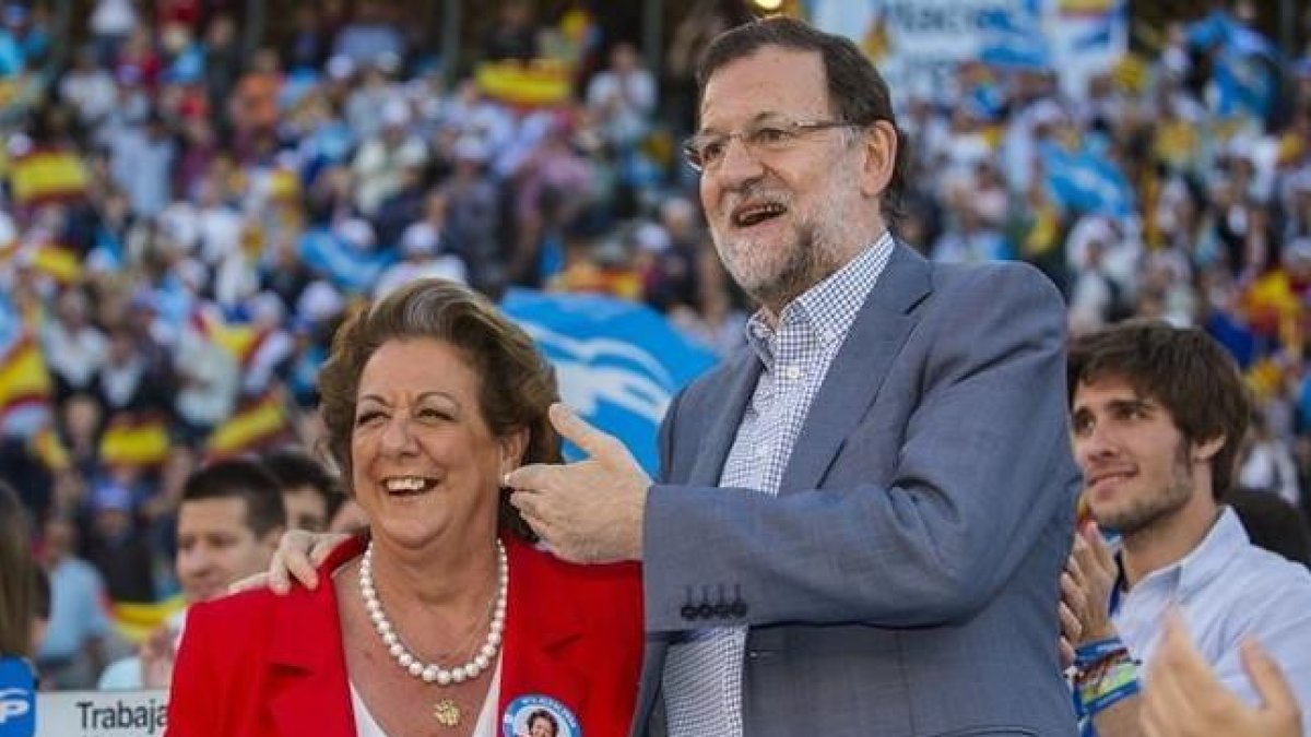 Mariano Rajoy y Rita Barberá, en un mitin de las municipales de mayo del 2015.-MIGUEL LORENZO