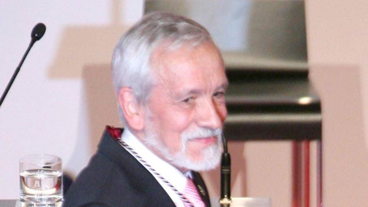 Fernández de la Cuesta recogió el Premio Castilla y León en abril.-Ical