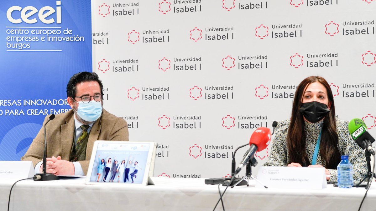 Presentación de ''Emprendedoras de burgos' en  la Universidad Isabel I. ECB