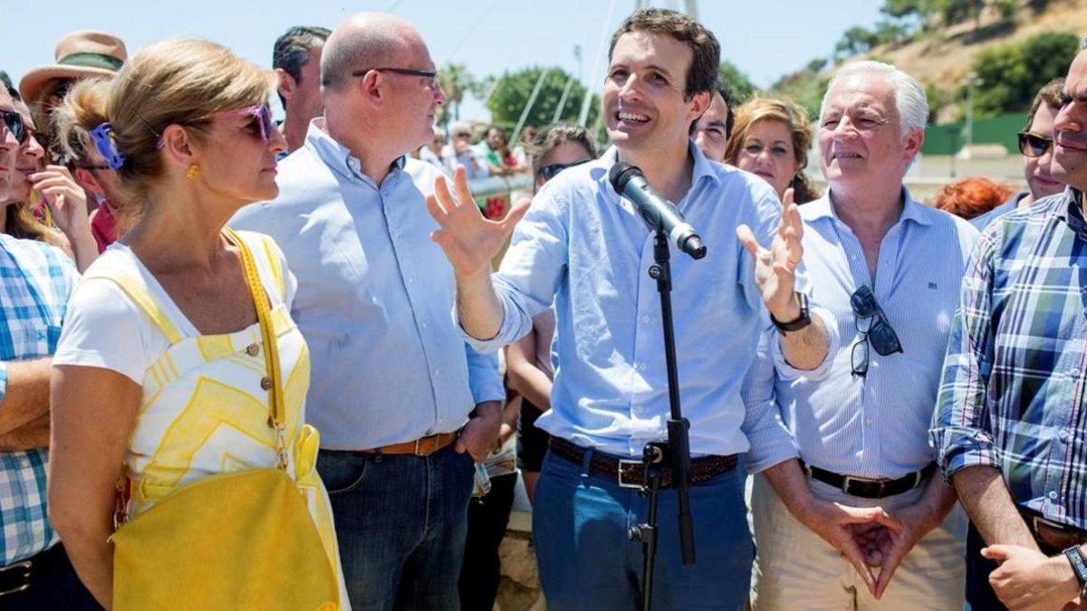 Pablo Casado, este domingo en un acto con militantes en Fuengirola (Málaga).-EFE