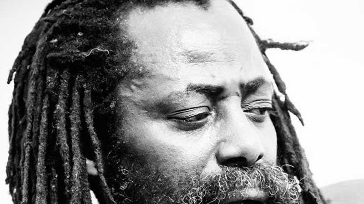 Oghene Kologbo publica un nuevo álbum después de nueve años.-