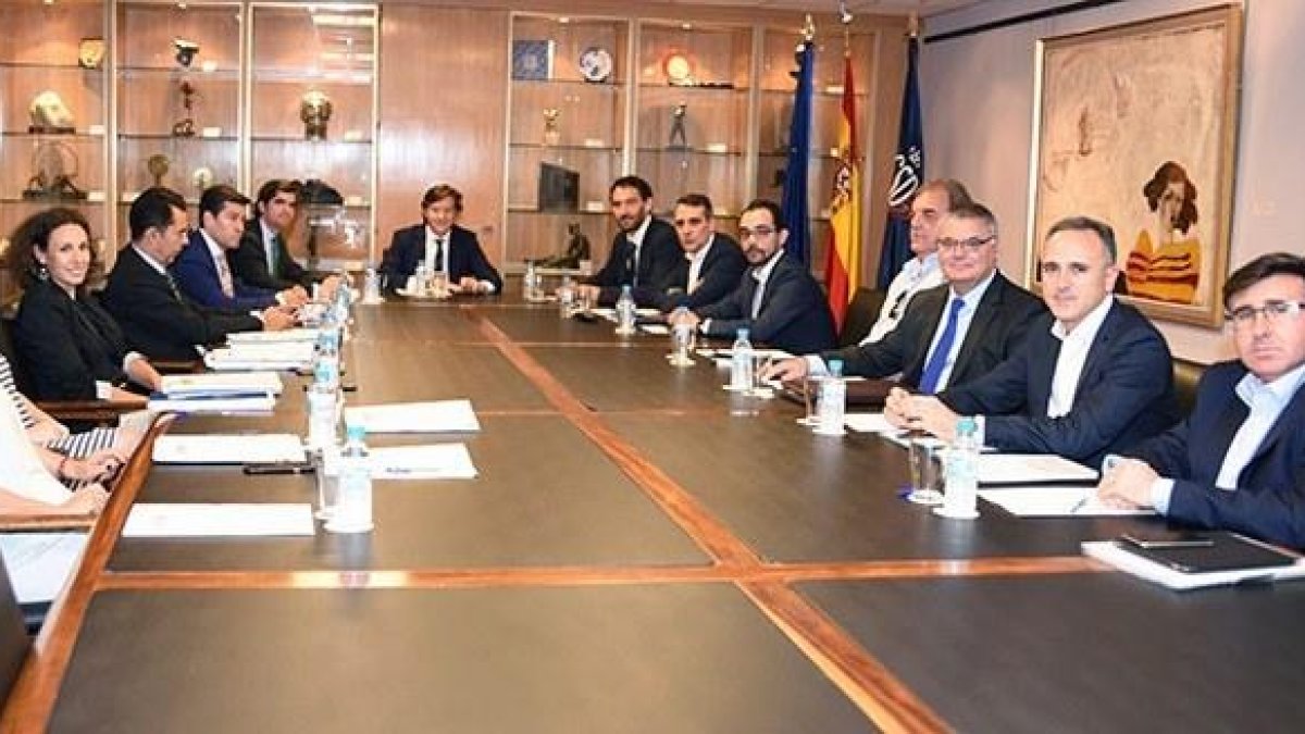 Imagen de un encuentro reciente entre representantes de la Federación Española y de la ACB en la sede del Consejo Superior de Deportes.-CSD