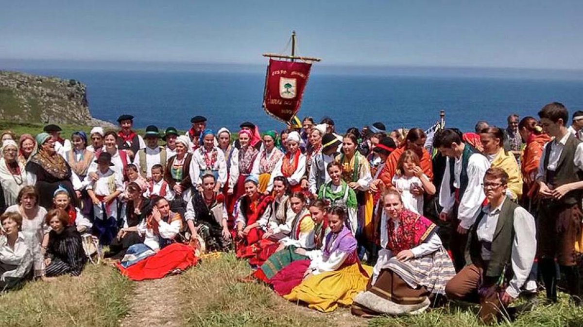 El grupo de las ‘siete Hontorias’ en la edición del pasado año.-EL Ayuntamiento de Hontoria del Pinar.