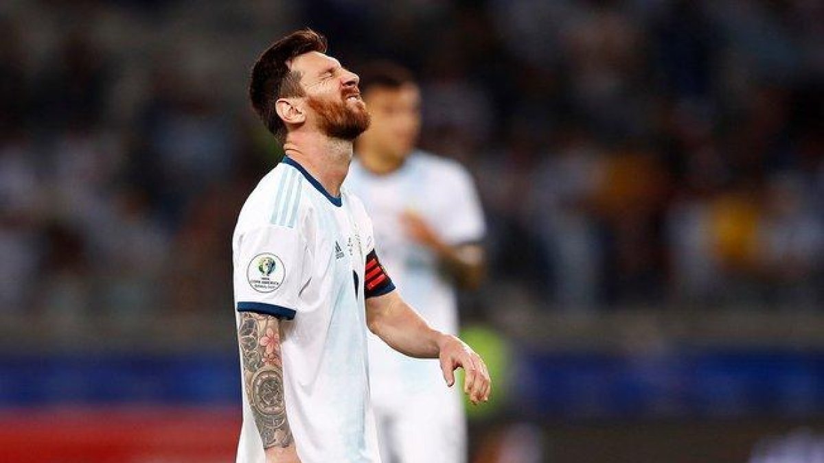El rostro de la impotencia de Messi tras el sufrido empate ante Paraguay.-EFE