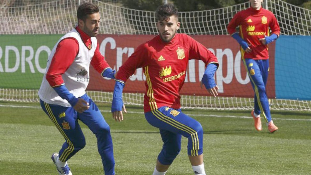 Un instante del entrenamiento realizado ayer por la selección sub 21 en la Ciudad del Fútbol de Las Rozas-RFEF