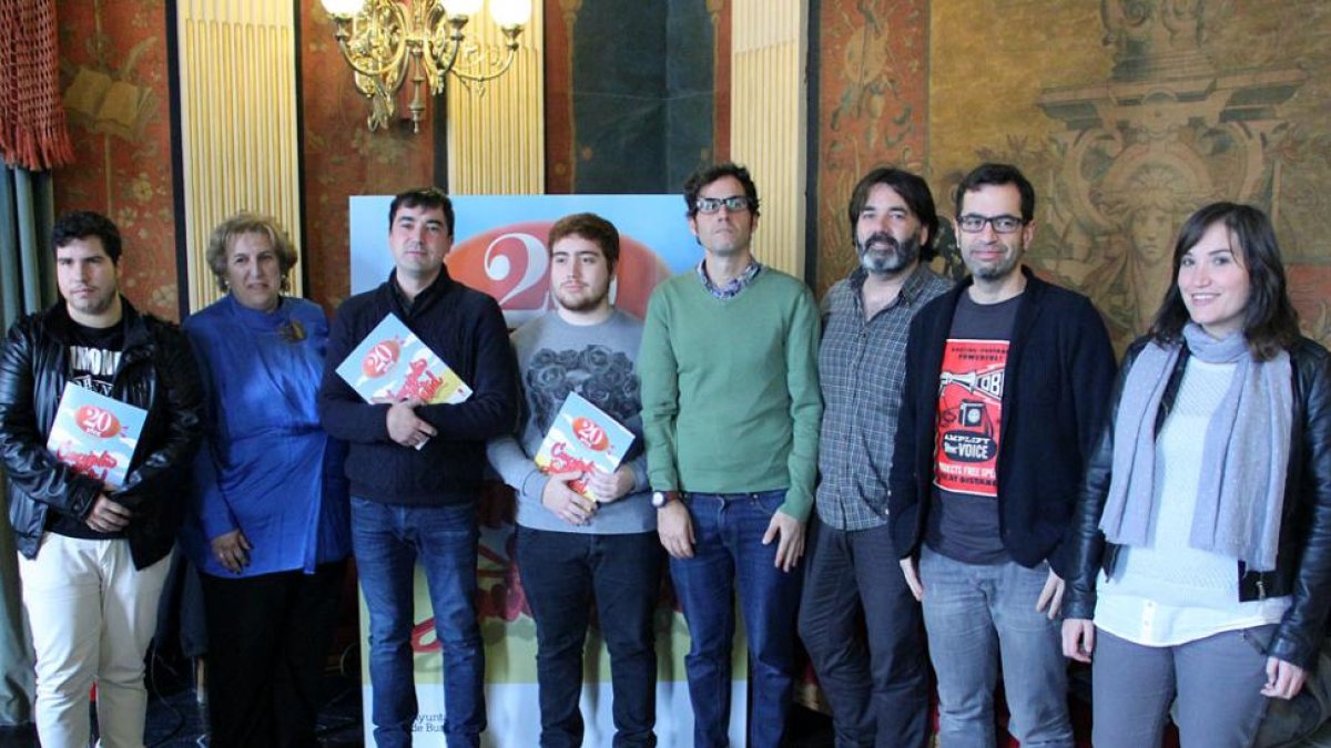 El representante de Summa Platea, Lopidana, Martínez, Saiz, Santamarina, Moreno, García y Rodríguez.-Jaime Carazo