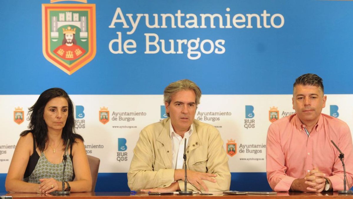 Gloria Bañeres, Jesús Ortego y Vicente Marañón.-Israel L. Murillo
