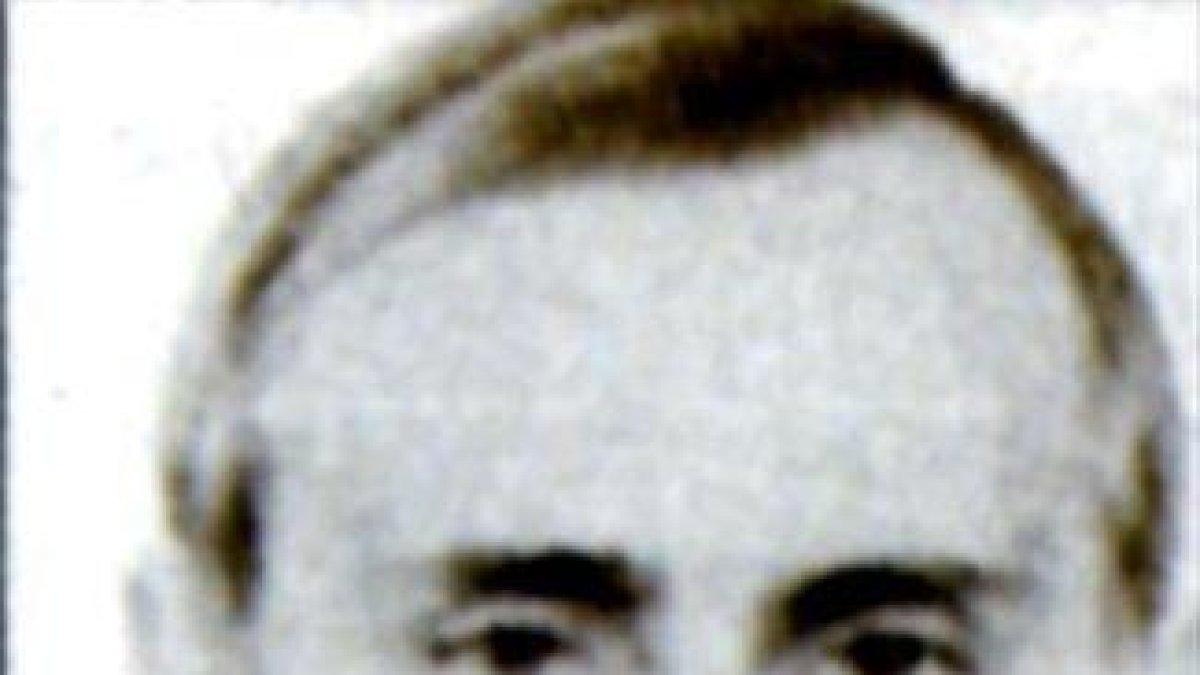 Vladimir Putin, en 1975, con 23 años, tras graduarse en la Universidad de Leningrado e integrarse en el KGB.-ARCHIVO