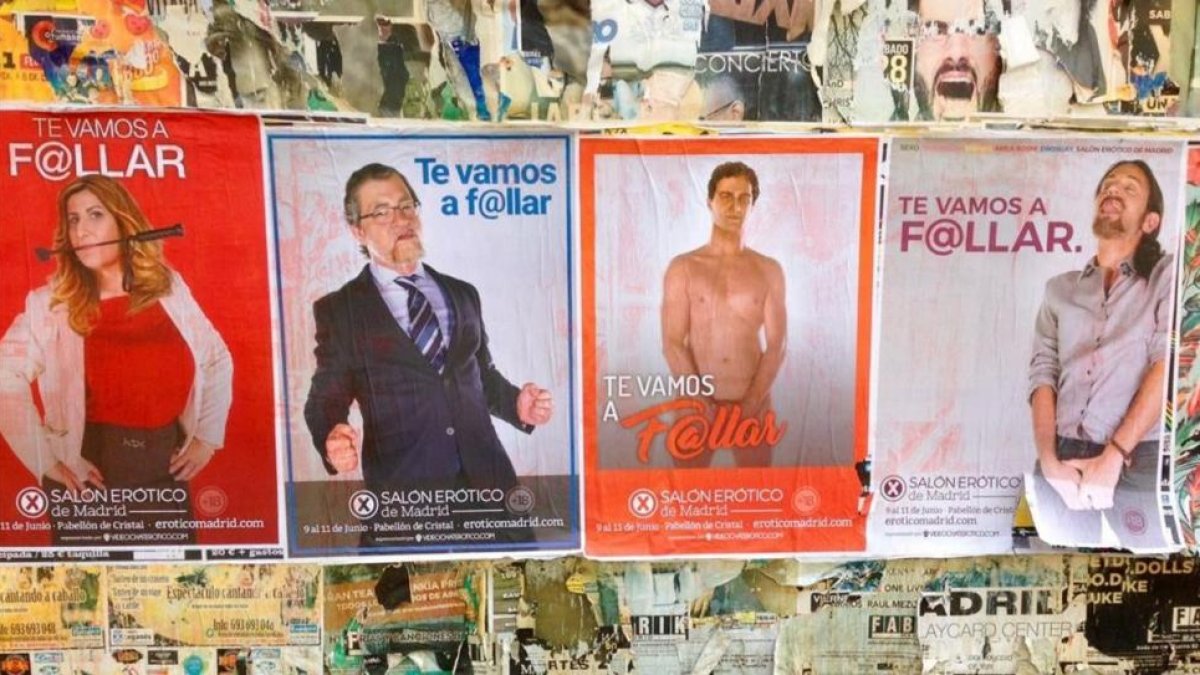 Carteles publicitarios del salón erótico de Madrid, en la calle Santa Engracia.-OSKAR BELATEGUI
