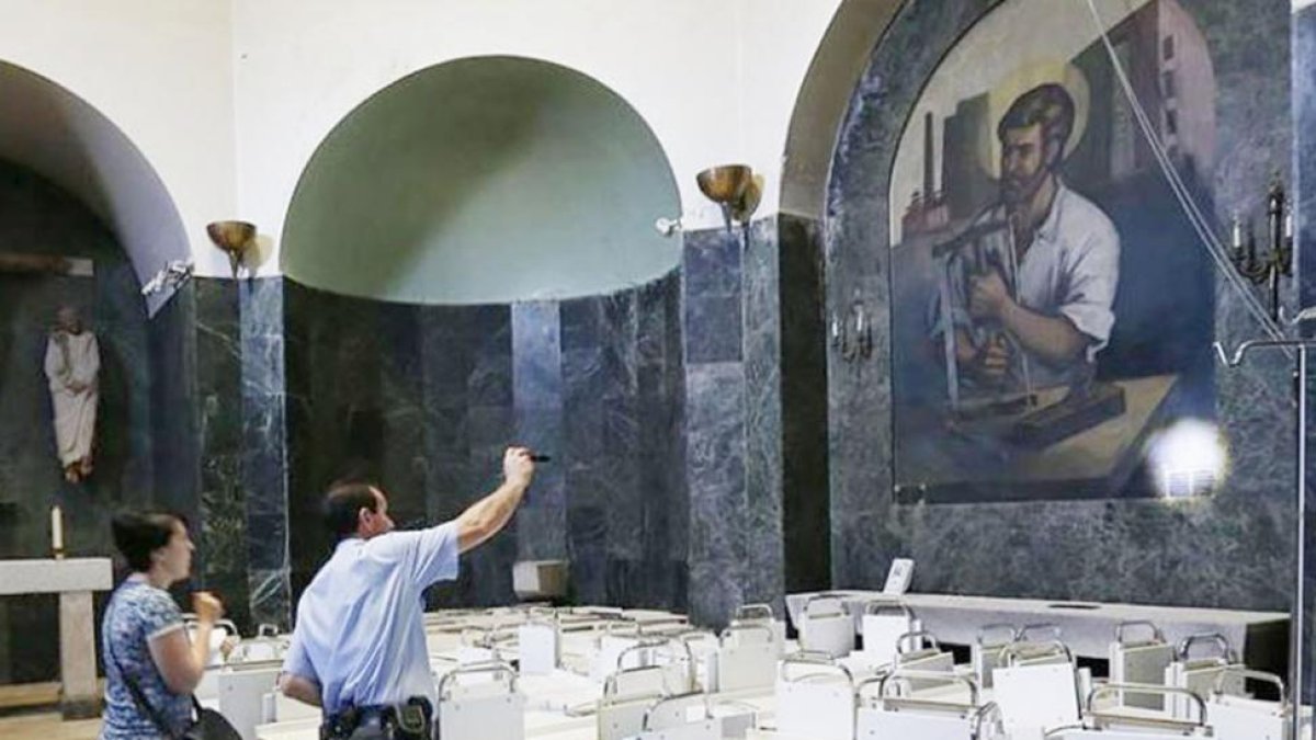 Ls pinturas pueden verse aún en la pared de la capilla.-R. O.