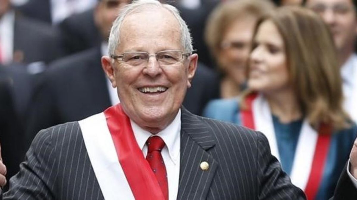 El nuevo presidente de Perú, Pedro Pablo Kuczynski, tras jurar el cargo en el Congreso, en Lima.-AFP / LUKA GONZALES