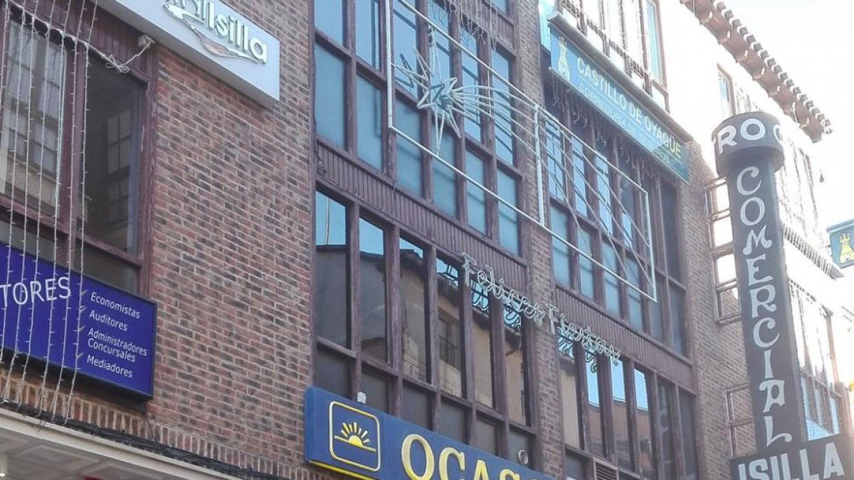 El Centro cuenta hoy con 26 locales comerciales y 24 oficinas abiertas al público.-L. V.