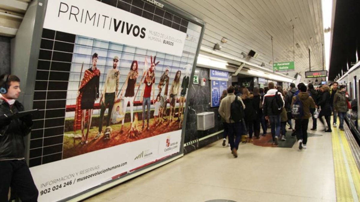 Imagen de la promoción en la parada de Ciudad Universitaria, en Madrid.-ECB