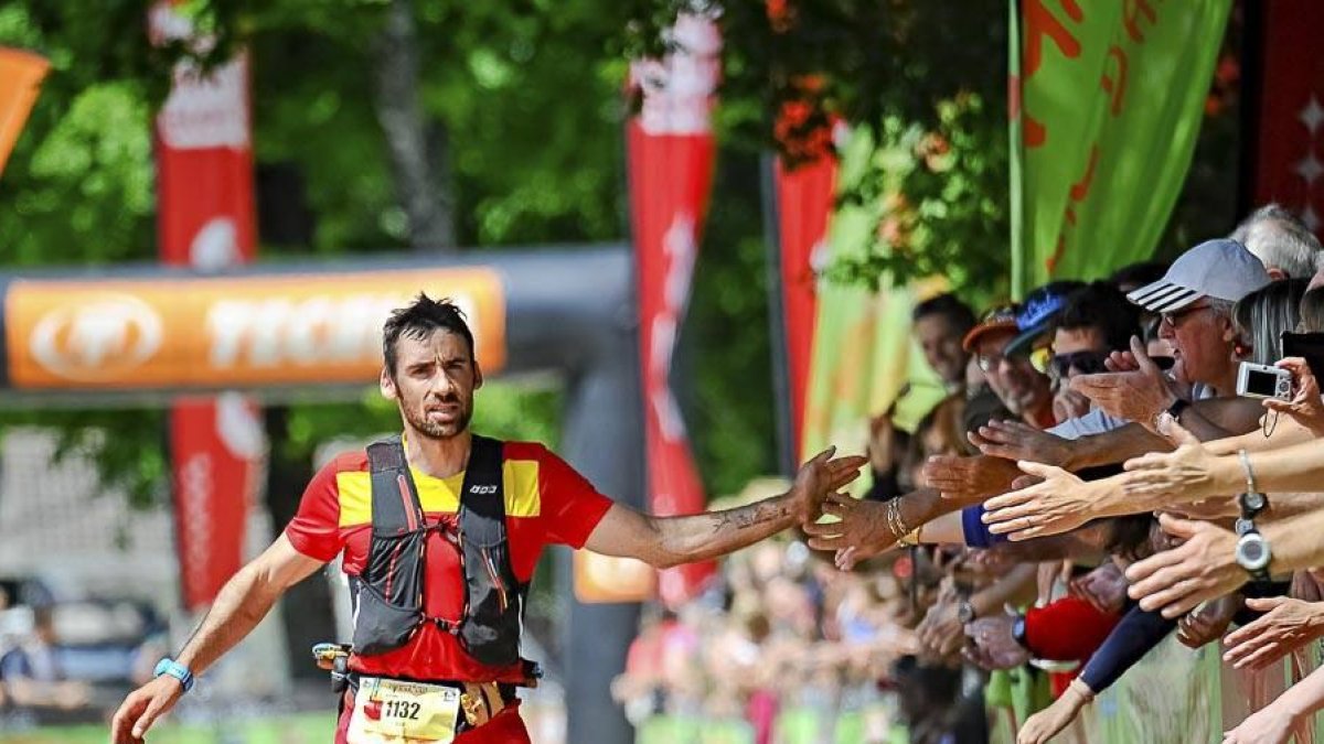 Luis Hernando celebra su victoria de 2015.-ECB