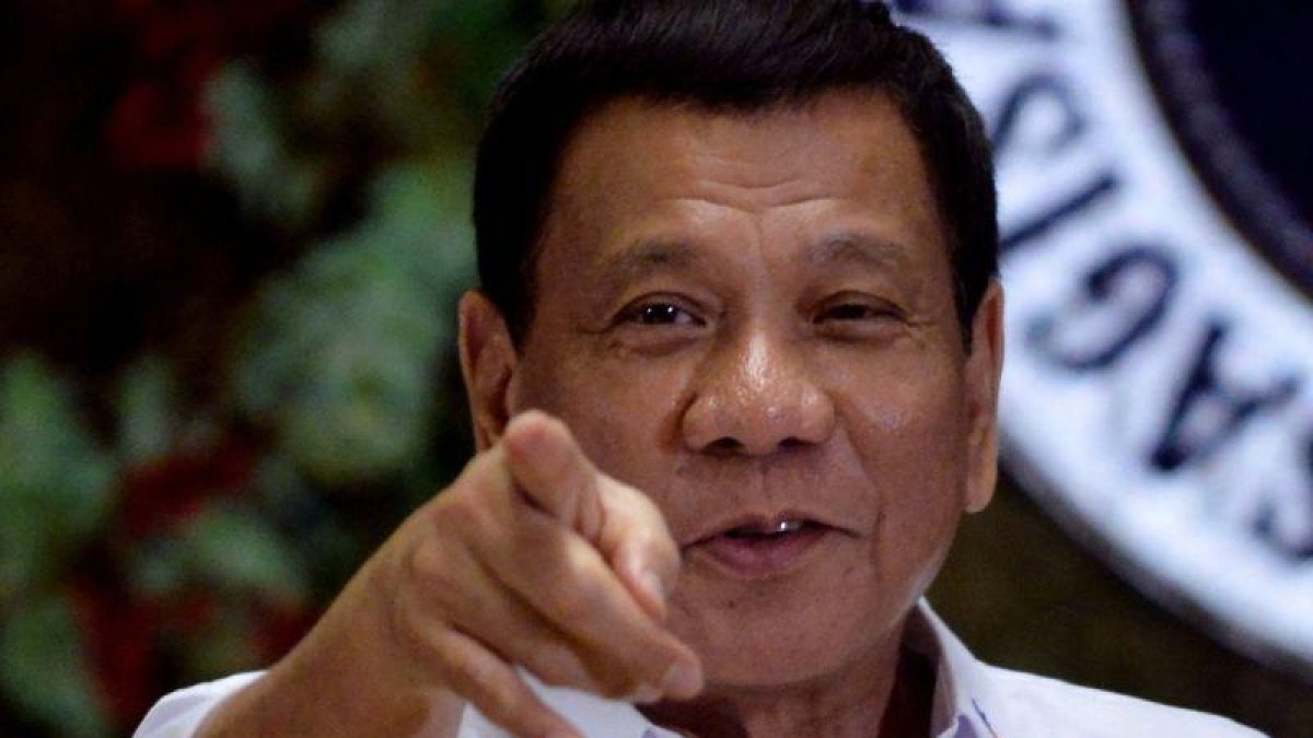 No es la primera vez que Duterte llama estúpido a Dios y se mofa de algunos dogmas del catolicismo.-EFE