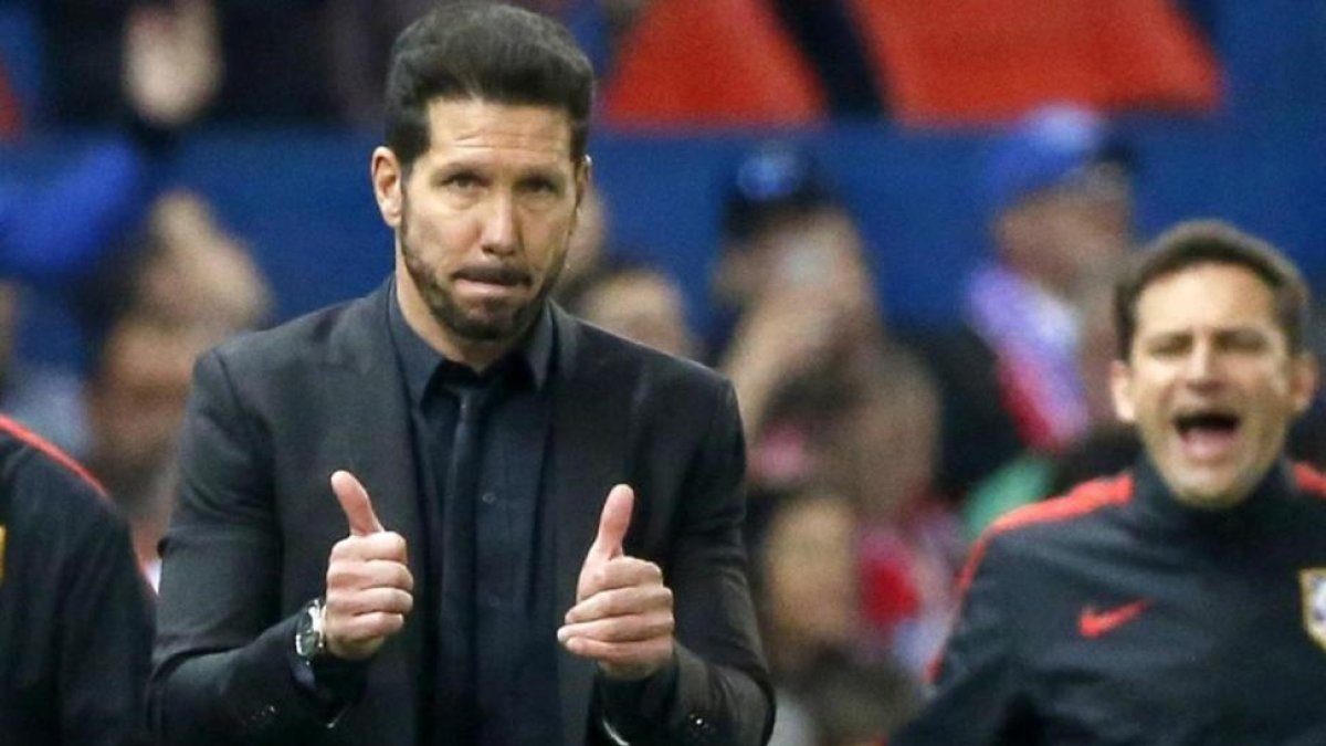 Diego Simeone (46 años), durante el partido entre el Atlético y el Bayern.-JUAN CARLOS HIDALGO