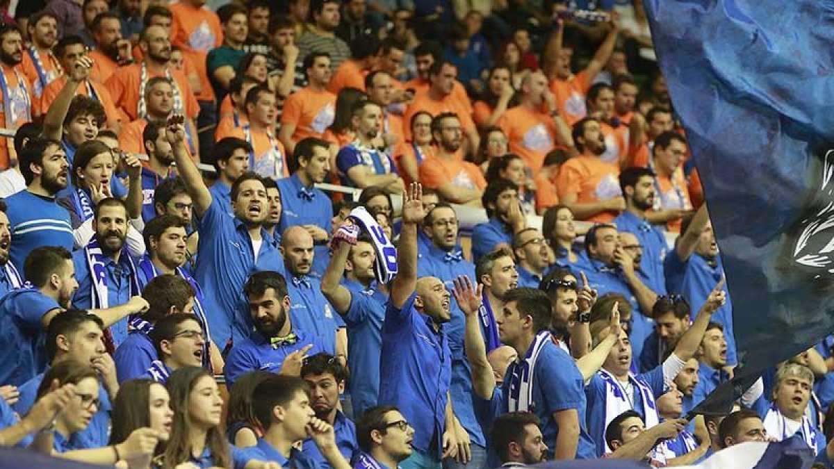 La ‘Marea Azul’ se ha dejado notar cada partido en el Coliseum-Israel L. Murillo