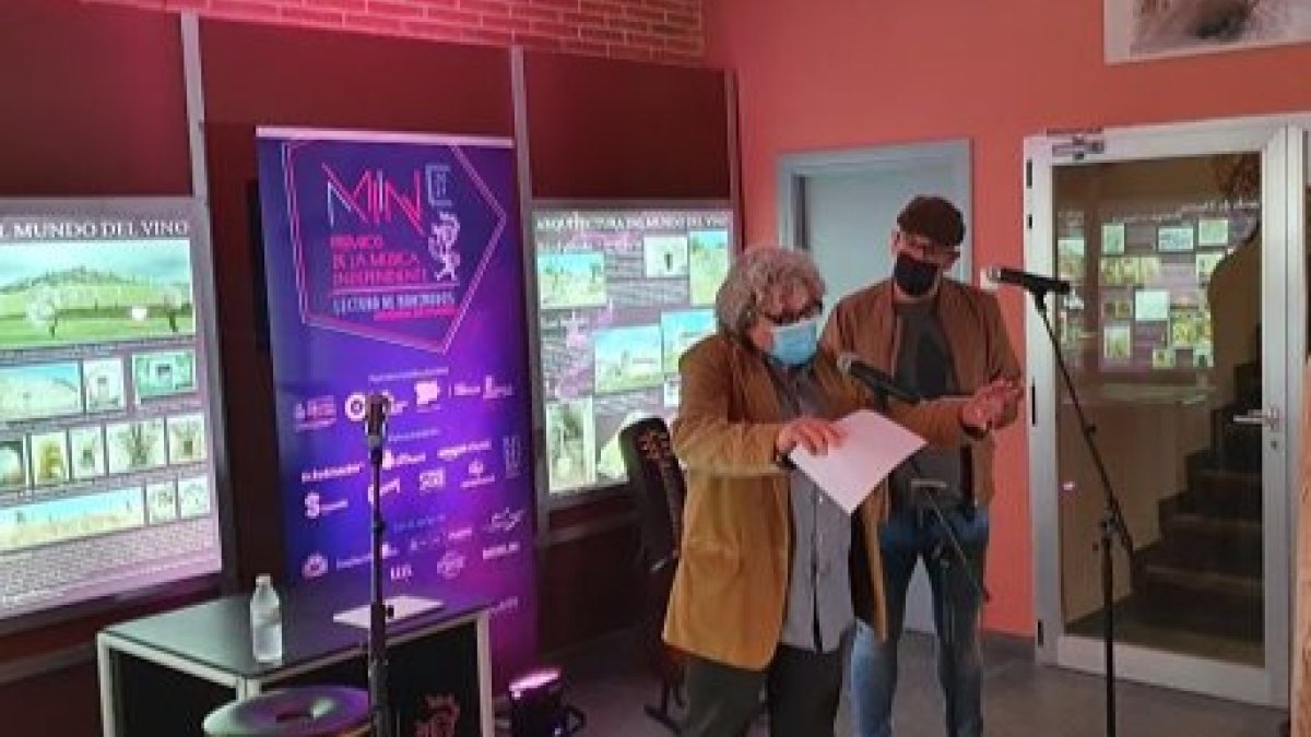 Javier Ajenjo y Julio Ruiz, ayer durante la lectura de los nominados. ECB