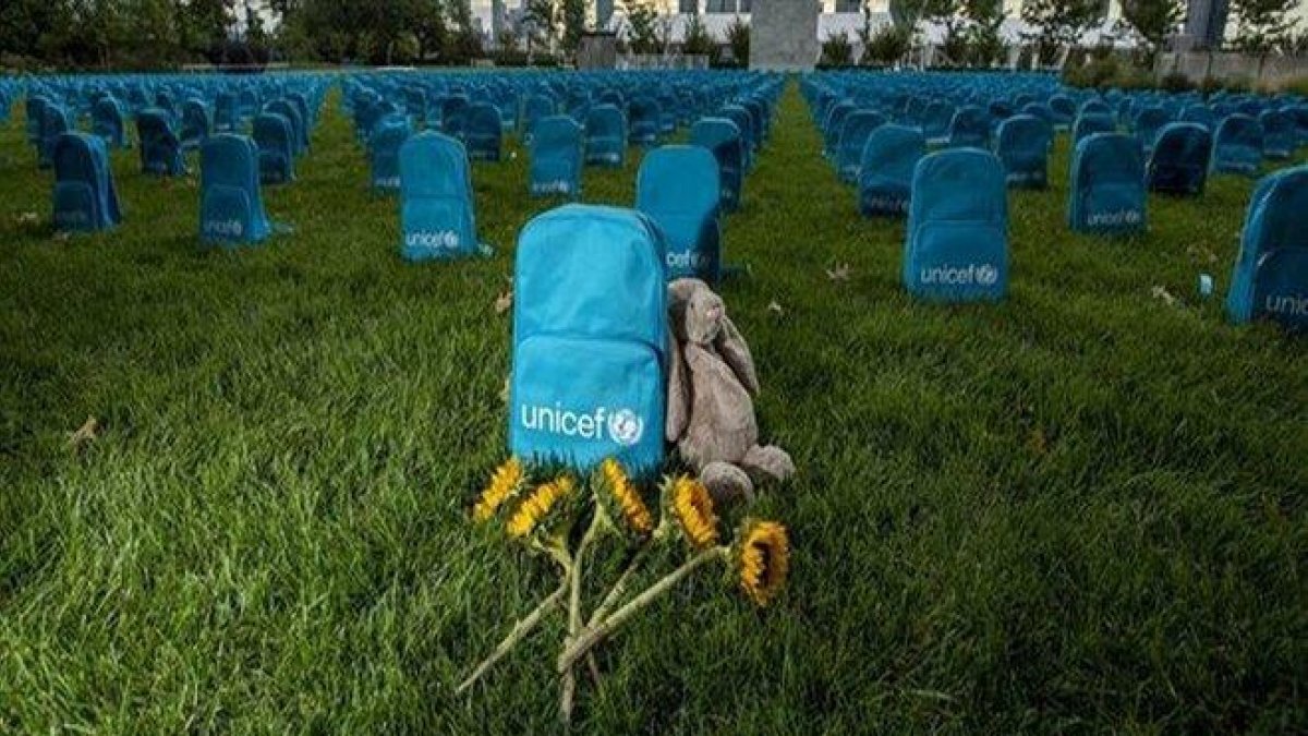 El cementerio de mochilas instalado en la ONU.-EFE