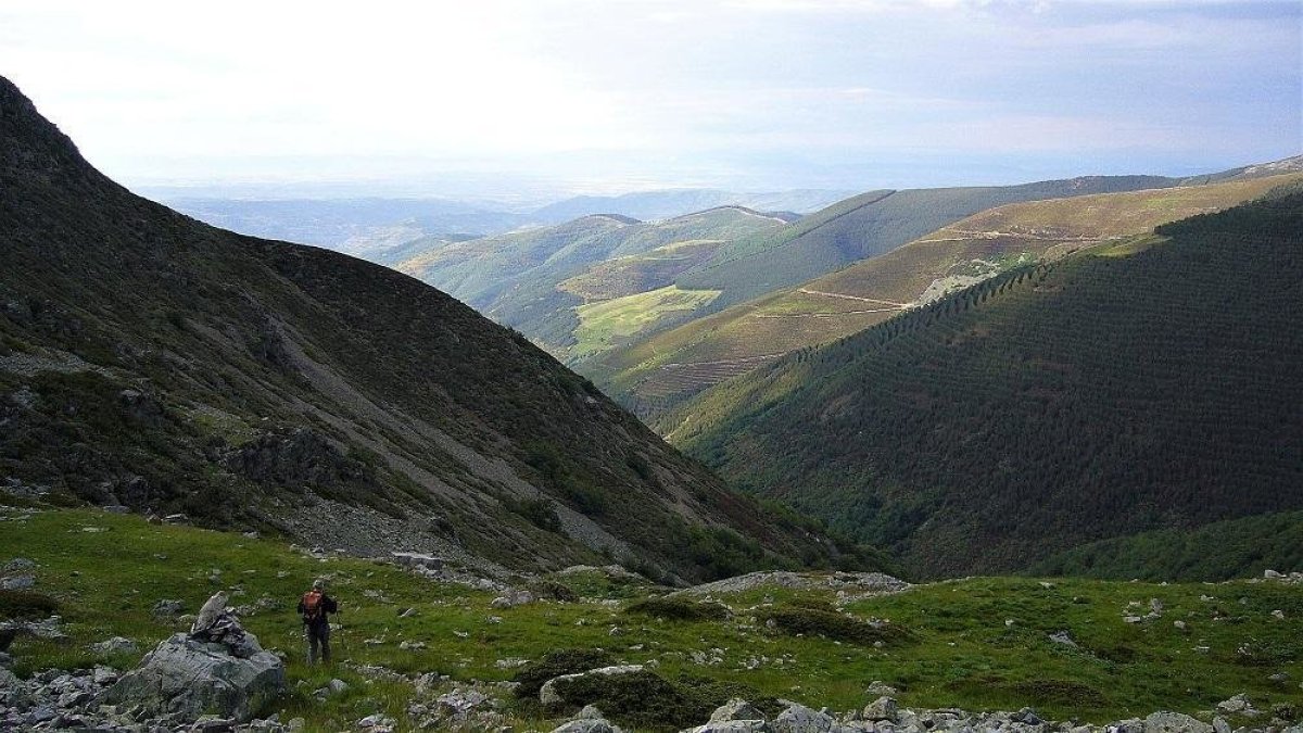 Impresionantes vistas desde la cumbre. - N.S.