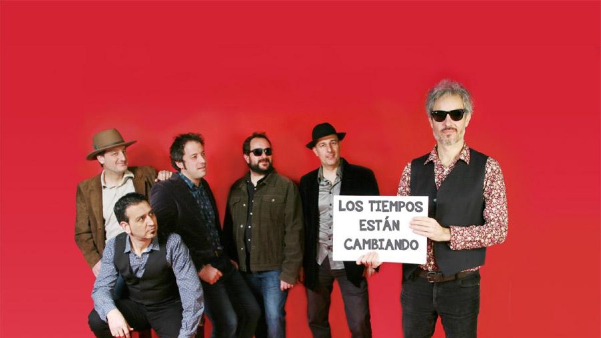 El sexteto de Las Merindades lleva ocho años en la carretera.-Foto Marco