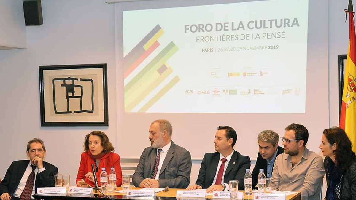 La puerta de París del Foro de la Cultura funciona.-ECB